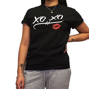 xoxo tee